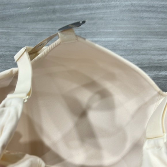 Shapermint Cream Bra - Picture 5 of 10
